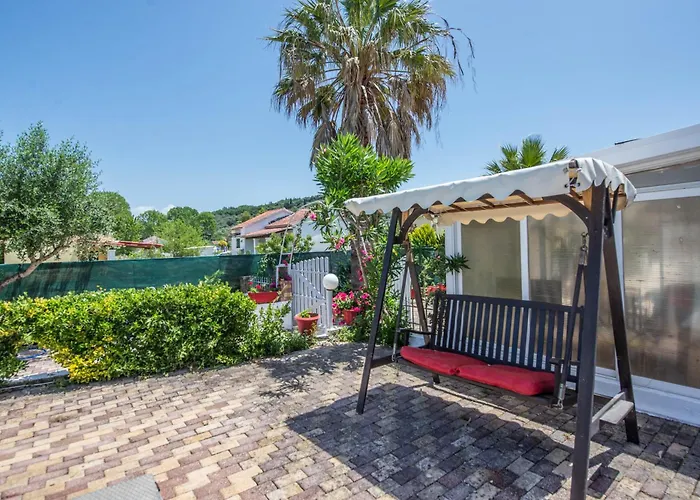 Eleni Holidays Up To 18 Guests Karousádes