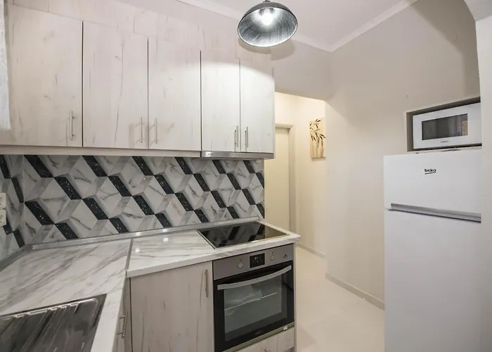 Eleni Holidays Up To 18 Guests * Karousádes