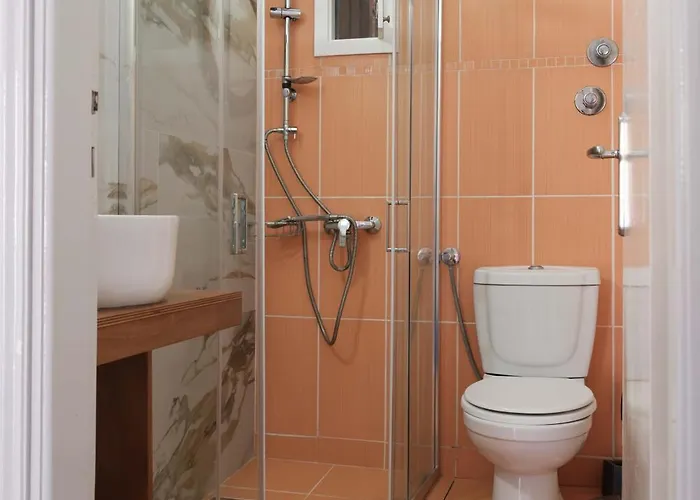 Villa Eleni Holidays Up To 18 Guests