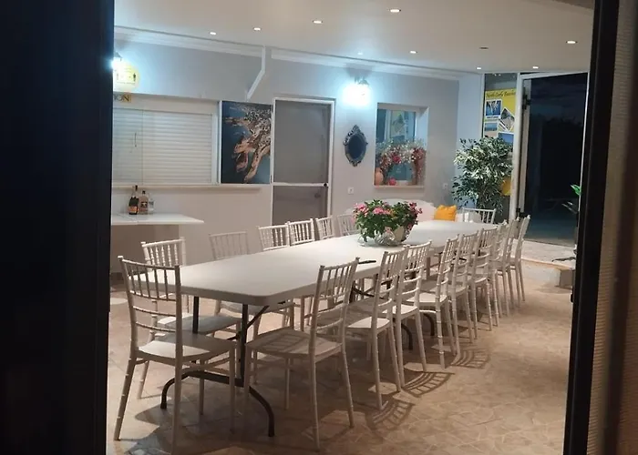 Eleni Holidays Up To 18 Guests * Karousádes