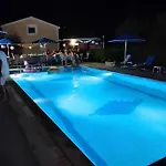 Eleni Holidays Up To 18 Guests 빌라