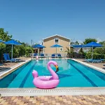 Eleni Holidays Up To 18 Guests Karousádes