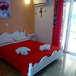 빌라 Eleni Holidays Up To 18 Guests Karousádes