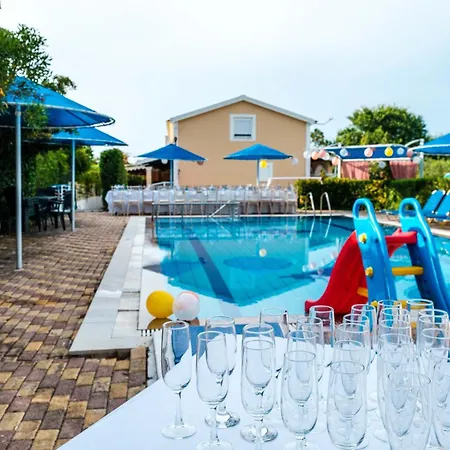 Eleni Holidays Up To 18 Guests Vila Karousádes