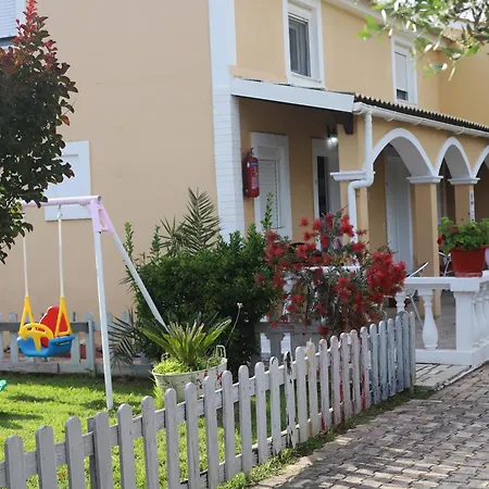 Eleni Holidays Up To 18 Guests 빌라 Karousádes