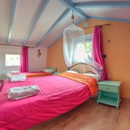 Eleni Holidays Up To 18 Guests *