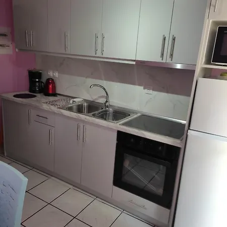 Eleni Holidays Up To 18 Guests * Karousádes