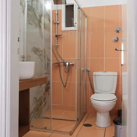 Vila Eleni Holidays Up To 18 Guests