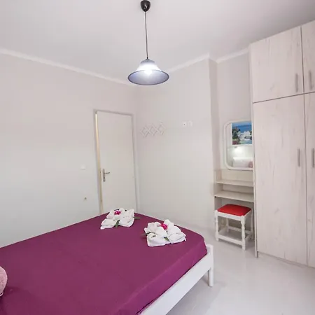 Vila Eleni Holidays Up To 18 Guests *
