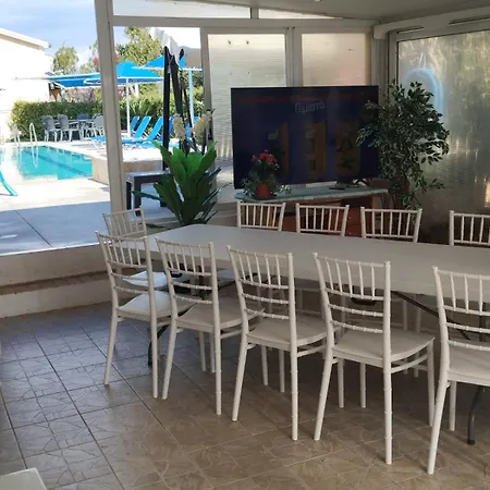 Eleni Holidays Up To 18 Guests *