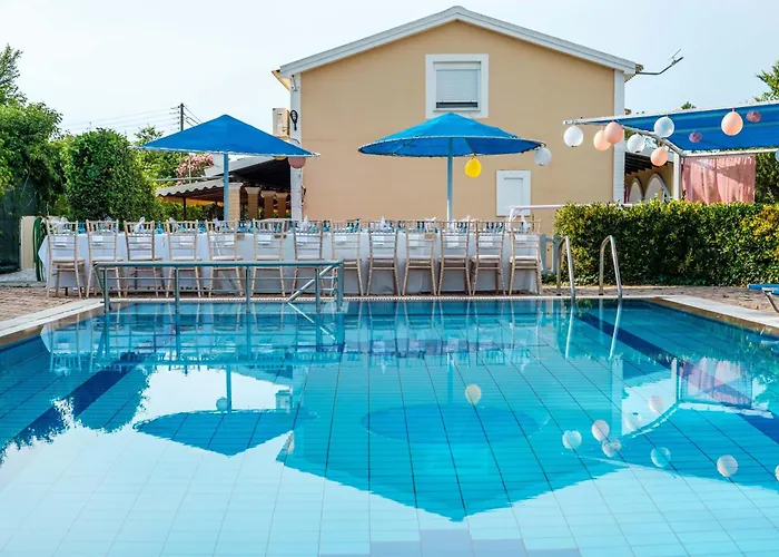 Eleni Holidays Up To 18 Guests Karousádes