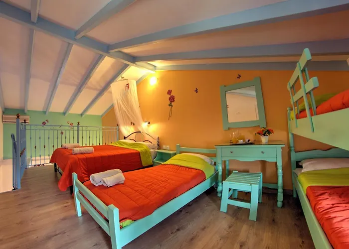 Willa Eleni Holidays Up To 18 Guests